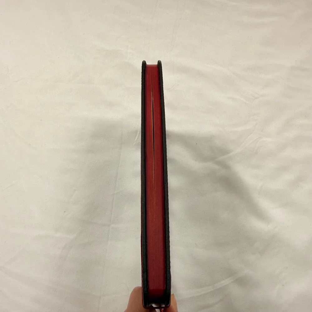 Game of Thrones Melisandre Journal The Night‎ Is Dark Black Silver Notebook